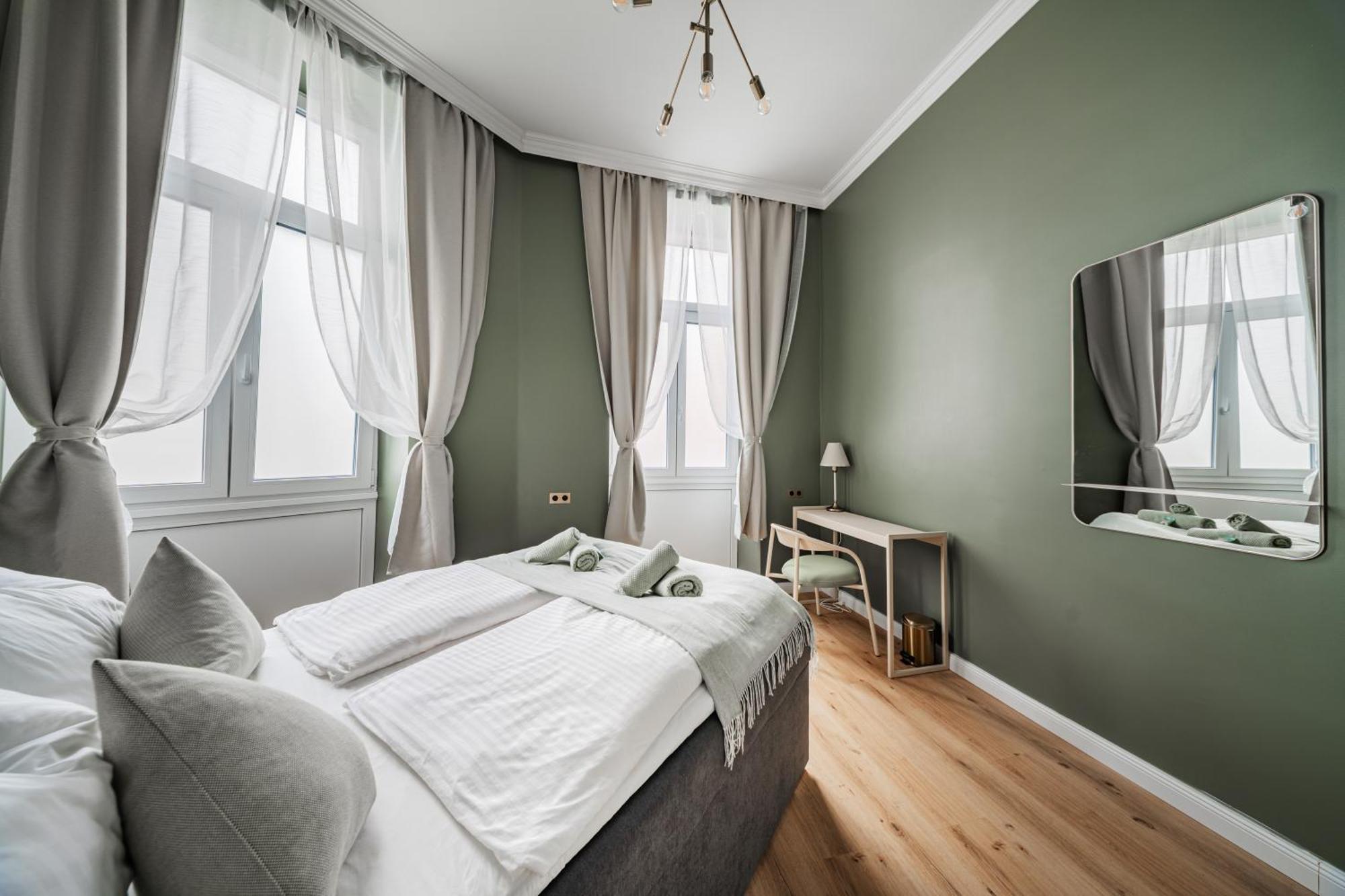 Home1 - District Twelve Boutique * Viena